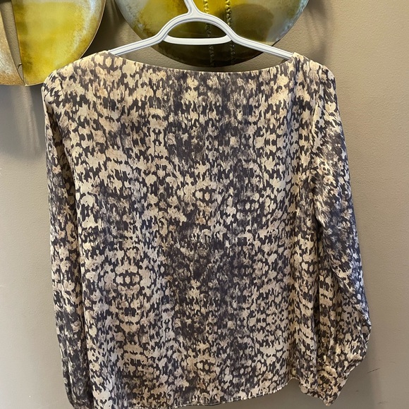H&M Gray Patterned Women's Top - Picture 4 of 5